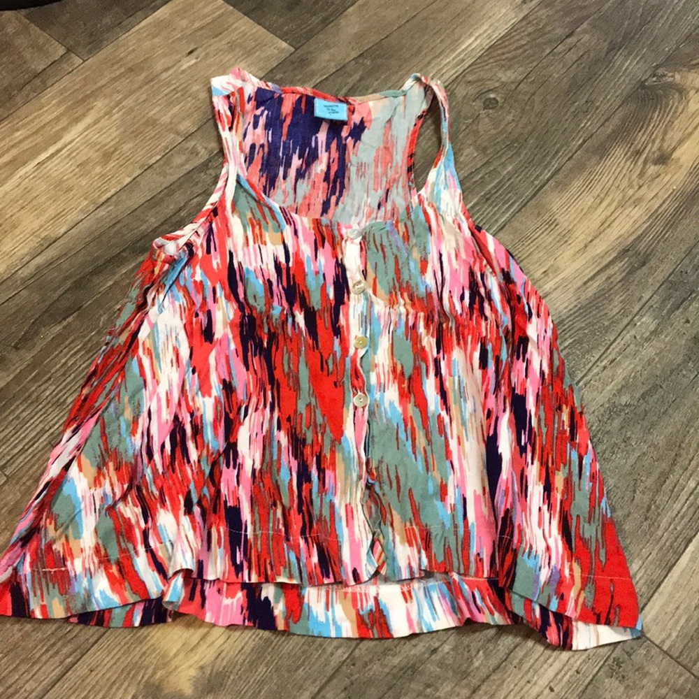 H.I.P. SIZE LARGE. SPLATTER DESIGN BUTTON UP TANK